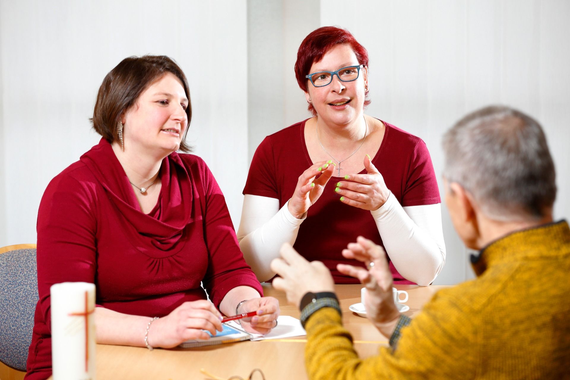 Sandra Höhl (mitte), Monika Schröder und Mathias Ziegler im Pfarrgemeinderat Marbach